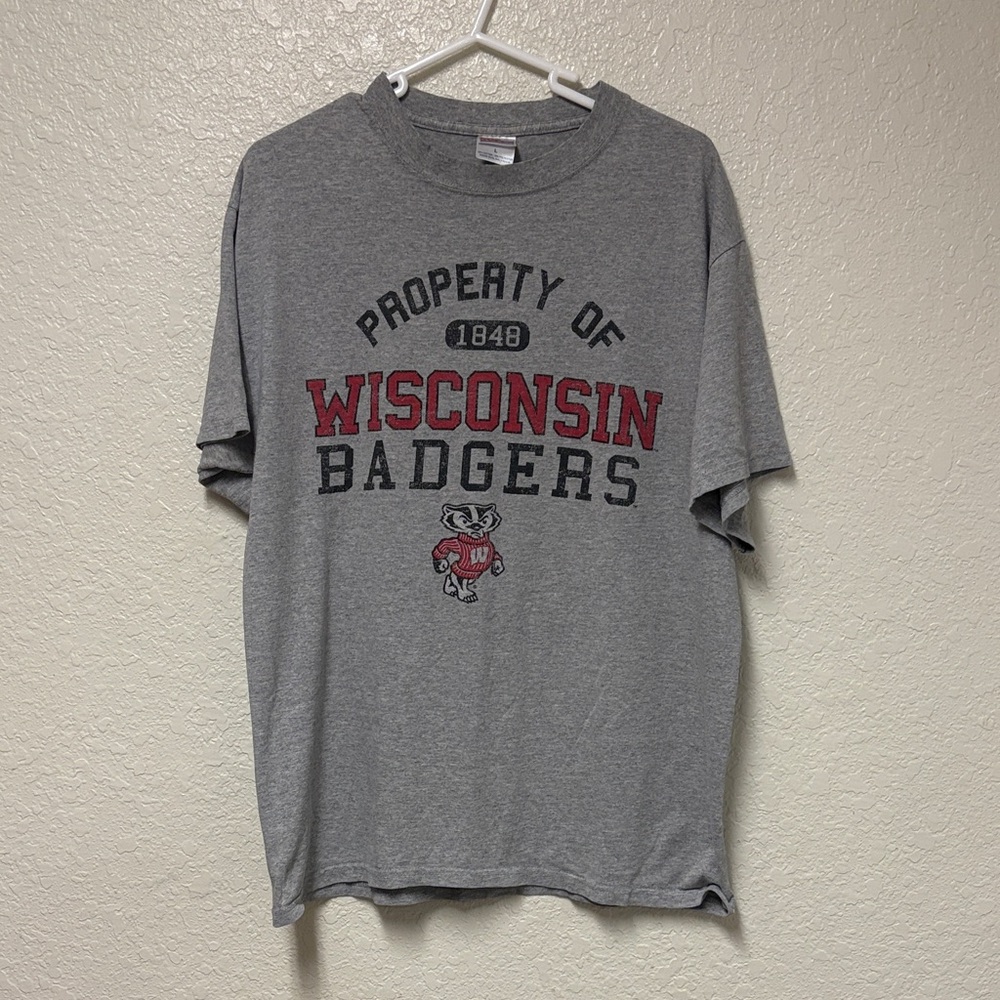 Soffe Gray Wisconsin Badgers Tee - Picture 2 of 13